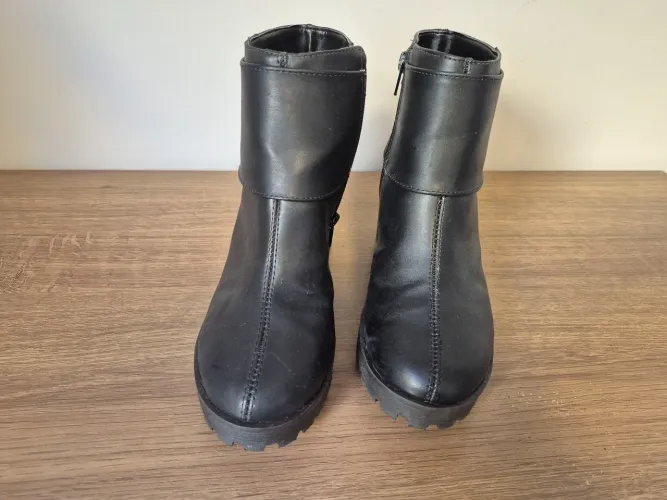 Bota Nova N°35 Marca Pink