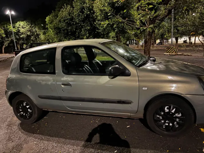 Renault Clio Authentique 1.0 8V 3P 2006