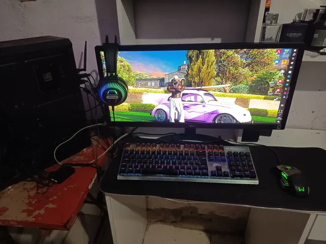 Vendo ou Troco por veículo