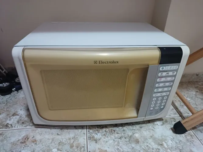VENDO MICRO-ONDAS ELETROLUX 41 LITROS