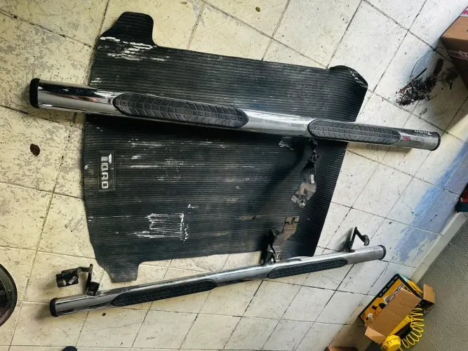 Combo Fiat Toro: Par de Estribos Laterais + Tapete de Caçamba - Desapego!