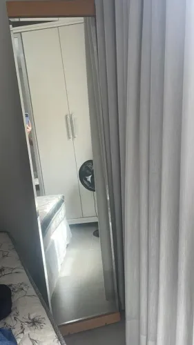 Espelho e Cabide roupas