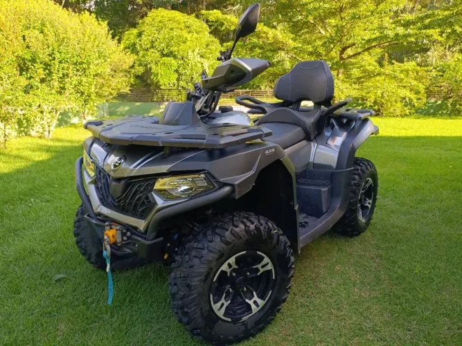 Quadriciclo Cforce 625