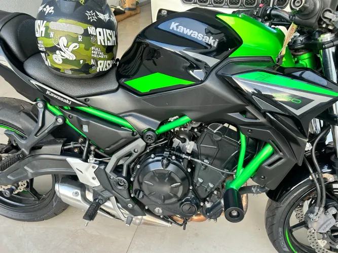 Z650 2022 único dono