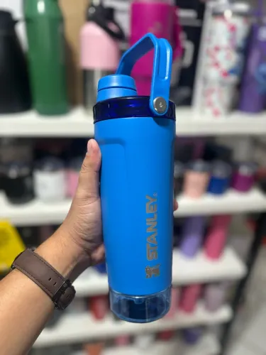 Coqueteleira Térmica Esportiva 720ML
