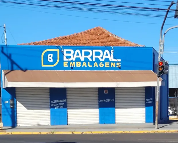 Aluga-se salão comercial