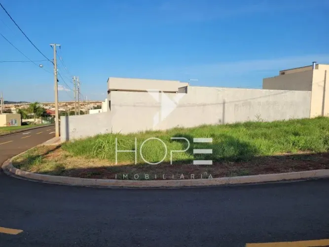 Terreno à venda em condomínio 180 m² Royal Norte Residence Zona Norte de Londrina/PR