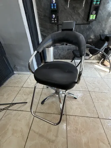 Cadeira de Barbeiro em Excelente Estado