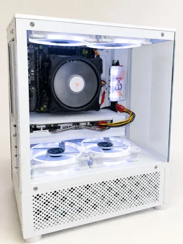 PC gamer pra agora rodando vários jogos Fivem rp no ultra!!