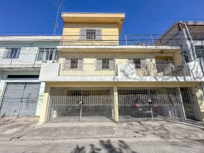 Sobrado para venda em Vila Nossa Senhora do Retiro com 6 quartos, sendo 1 suíte, 190m²