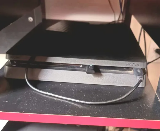VENDO PS 4 SLIM, 500 GB