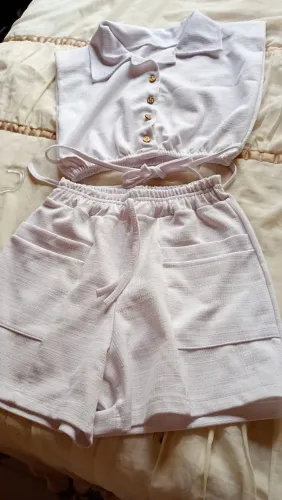 Conjunto  branco  blusa e shorts