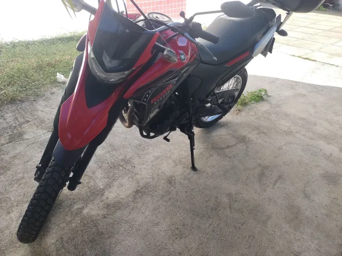 XTZ Lander 250cc em perfeito estado.