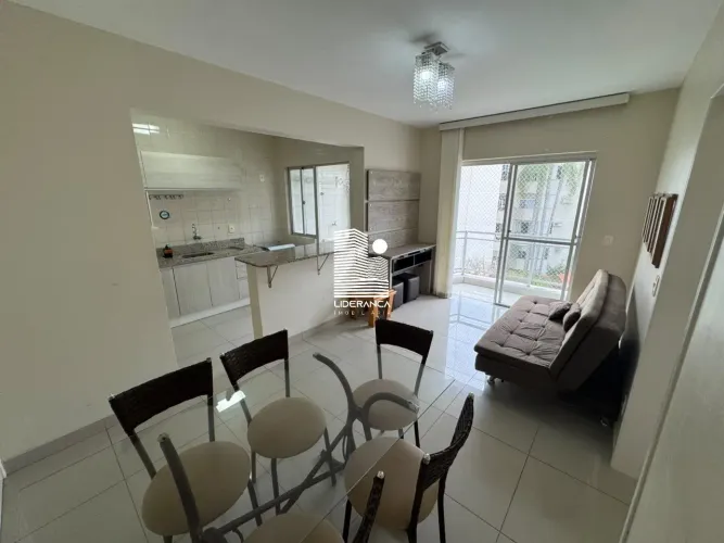 Apartamento de 02 quartos mobiliado na Trindade