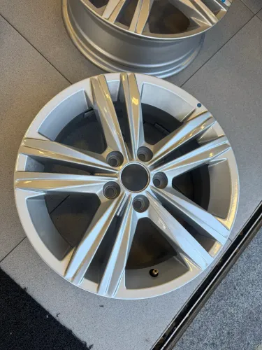 2 RODAS VOLKSWAGEN POLO 2018 ORIGINAL ARO 15