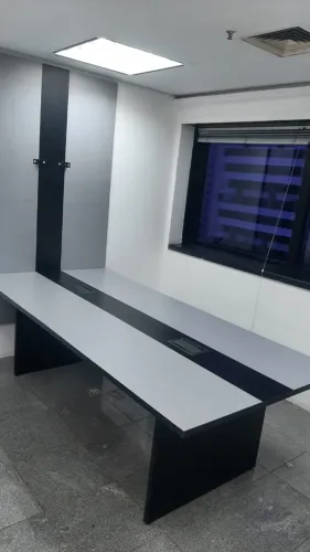 3 Mesas de Escritório Grandes -R$1.500,00 as 3 mesas.