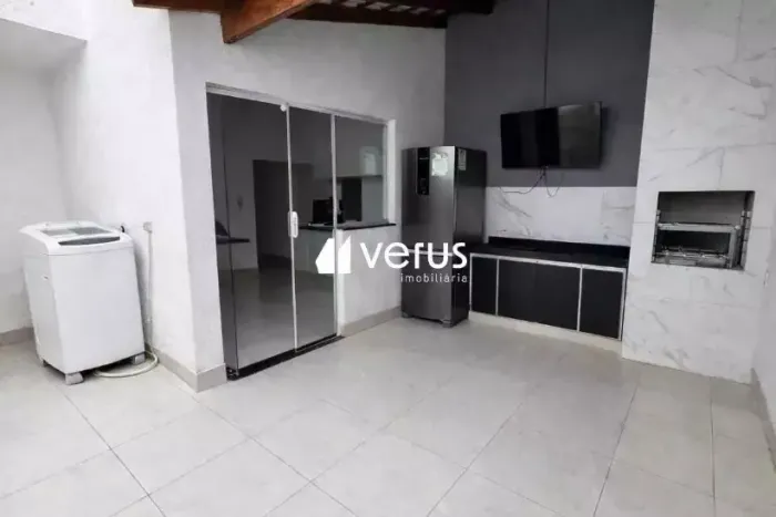 Casa à venda, 2 quartos, 1 suíte, 2 vagas, JARDIM EUROPA - Uberlândia/MG