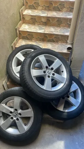Rodas mais pneus
