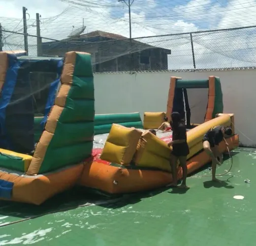 Brinquedos infláveis para conserto
