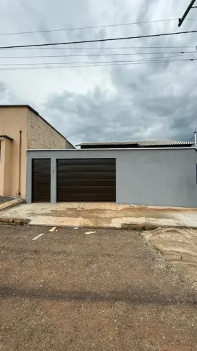 Casa de Esquina à Venda no Residencial Virgílio Araújo | 2 Quartos