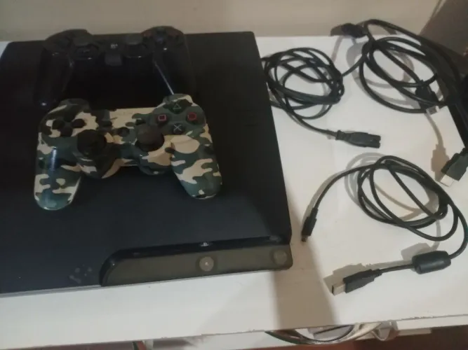 Vende-se PS3 Super slim