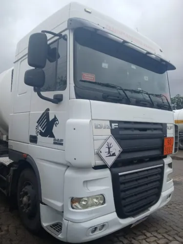 Caminhão DAF XF105 FTS 460A