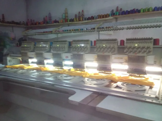 Maquina de bordado 6 cabeças 