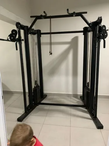 Vende-se aparelho de musculação crosover