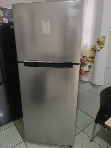Refrigerador Samsung RT43 semi nova 