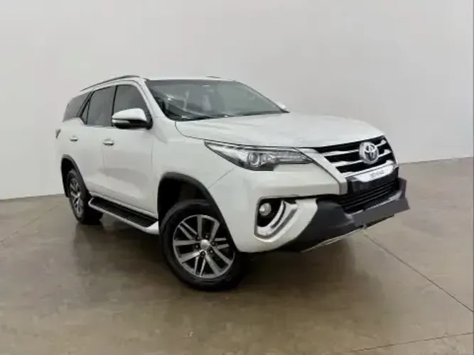 Toyota Hilux SW4 SRX 4X4 2.8 TDI 16V Dies. Aut. 2019