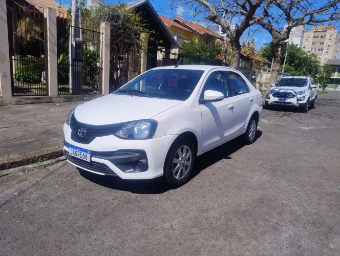 Toyota Etios X Plus Sedan 1.5 Flex 16V 4P Aut. 2021