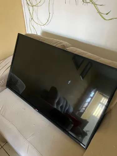 Vendo TV LG (LEIA A DESCRIÇÃO)