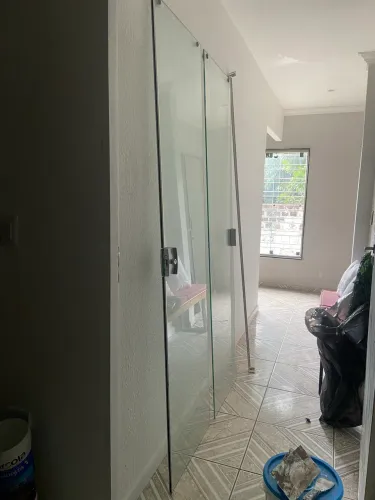Porta de Vidro Temperado 2 Folhas 2,12m - Ótimo Estado - R$ 350