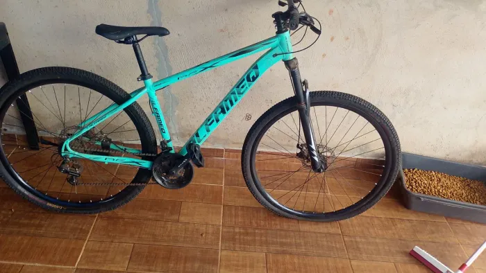 Bicicleta aro 29 em ótimo estado de uso