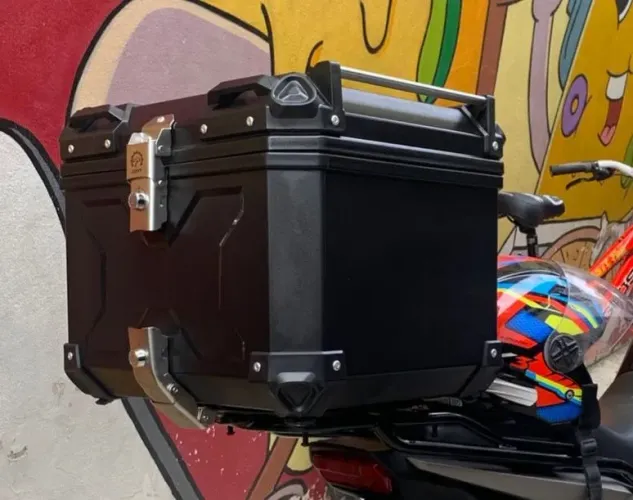 Vendo bauleto 45 litros da marca luxyy, vai com a churrasqueira junto.