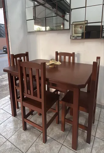 Mesa 4 Cadeiras Madeira