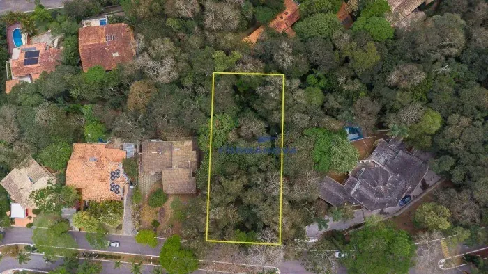 Terreno à venda em condomínio fechado de alto padrão na Granja Viana - Jandira/SP