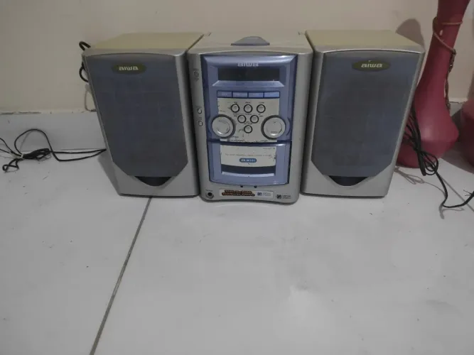 Som  AIWA três em um 
