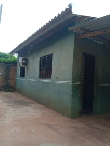 Casa bem localizada no jardim aeroporto