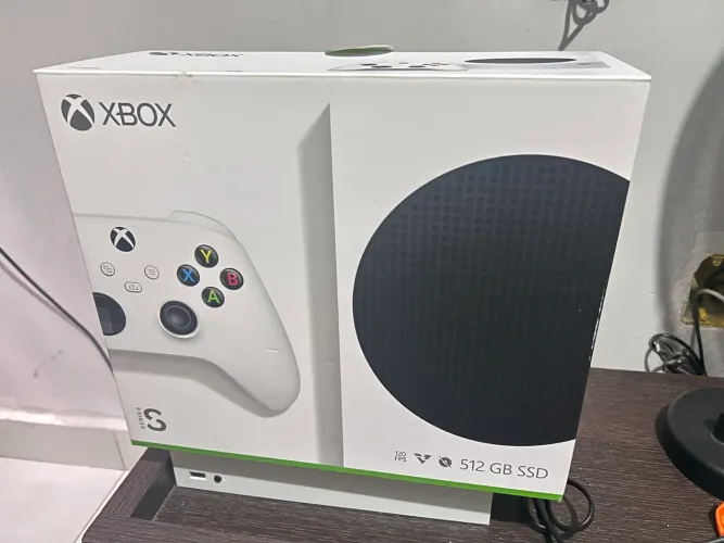 Xbox Series S - 9 meses de uso com NF