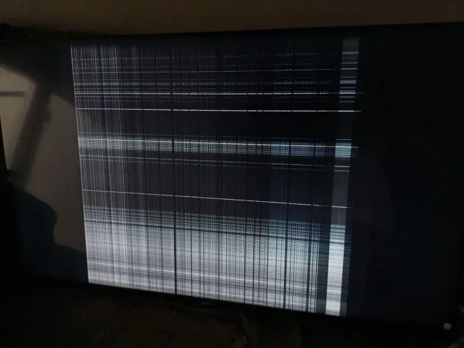 TV 50" com defeito