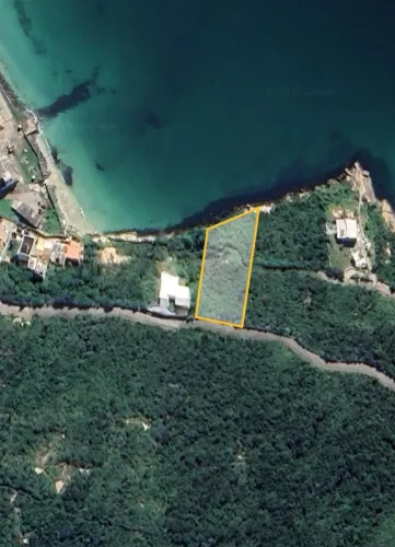 Terreno beira Mar à venda no Pontal do Atalaia- Arraial do Cabo