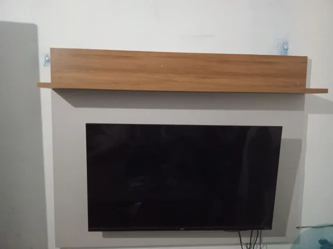 Estante de segura a sua TV fica muito top na sala no quarto