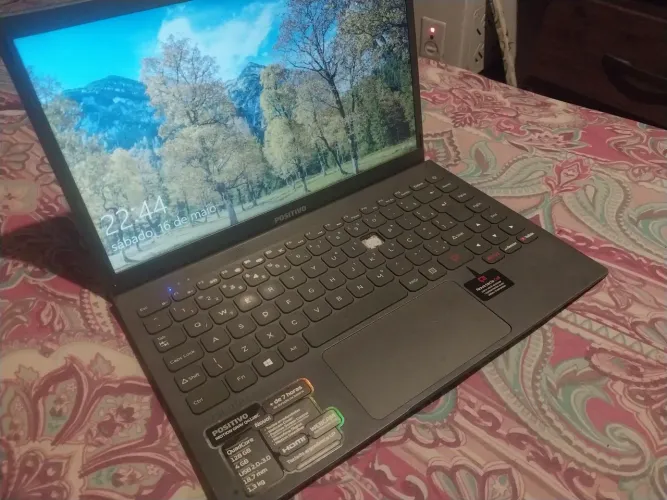 NOTEBOOK POSITIVO R$380<br>No PIX R$350<br>Aceito celular<br>Teclado ruim mas dou um externo