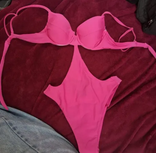 Maiô rosa neon