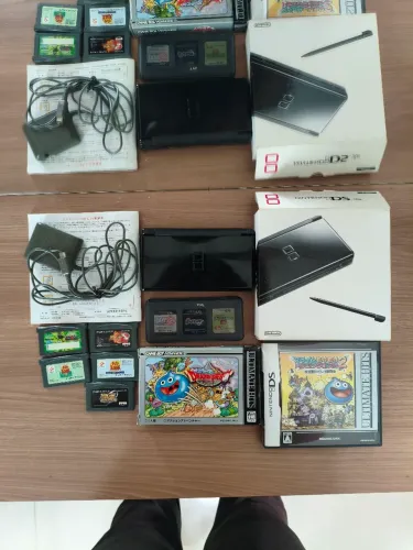 Nintendo DS lite preto + 4 jogos de ds e + 5 jogos de GBA