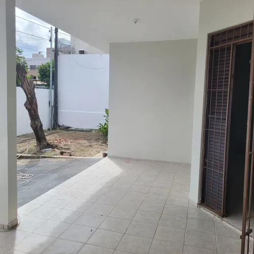Aluga-se casa nos Bancários