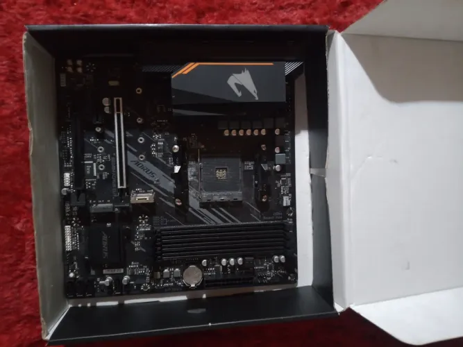 Placa mãe B550 Aorus Elite