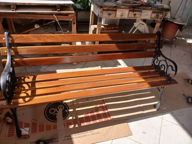 Lindo banco modelo francês,  fabricação própria artesanal