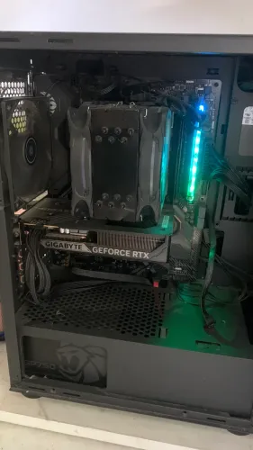 PC Gamer Ryzen 7 5700x + RTX 5060